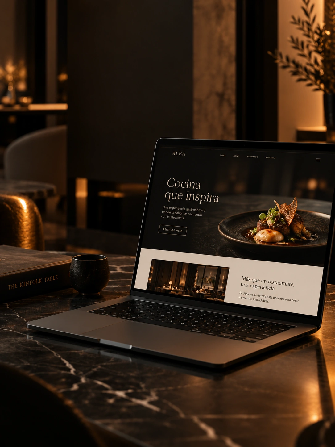 Sitio web premium presentado en una laptop